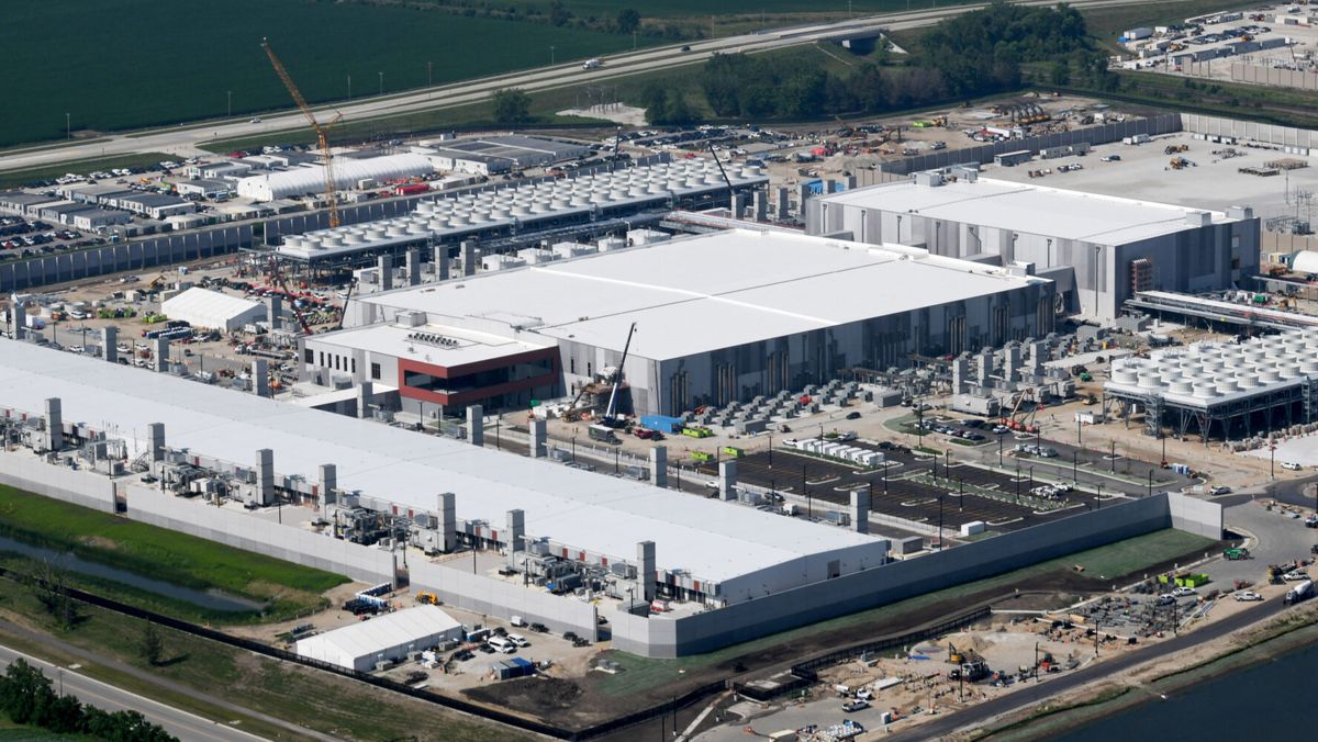 Microsoft mener de er i ferd med å reise et vidunder i Wisconsin, hjertet av det amerikanske Midtvesten. Fairwater, blir, ifølge selskapet, verdens kraftigste KI-datasenter. Prislappen for dette, og et lignende senter på samme sted: 7,3 milliarder dollar.