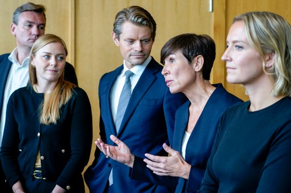 Gardermoen  20250912. 
Henrik Asheim, Tina Bru, Peter Christian Frølich, Ine Marie Eriksen Søreide og Sandra Bruflot i forbindelse med en pressekonferanse. Erna Solberg gjorde det kjent at hun går av som partileder under Høyres sentralstyremøte fredag. 
Foto: Gorm Kallestad / NTB