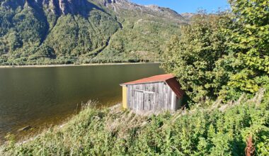 Mosjøen, Bolig og eiendom | Vil forlange at seks naust ikke skjemmer Mosjøen: – Vi vet ikke hvem alle eierne er