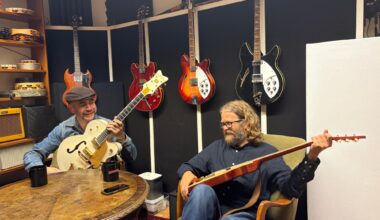 Kultur, Pakkhuset | Dagfin og Einar har vært venner i 40 år: – Jeg kommer innom, legger meg på divanen og snakker om problemene mine