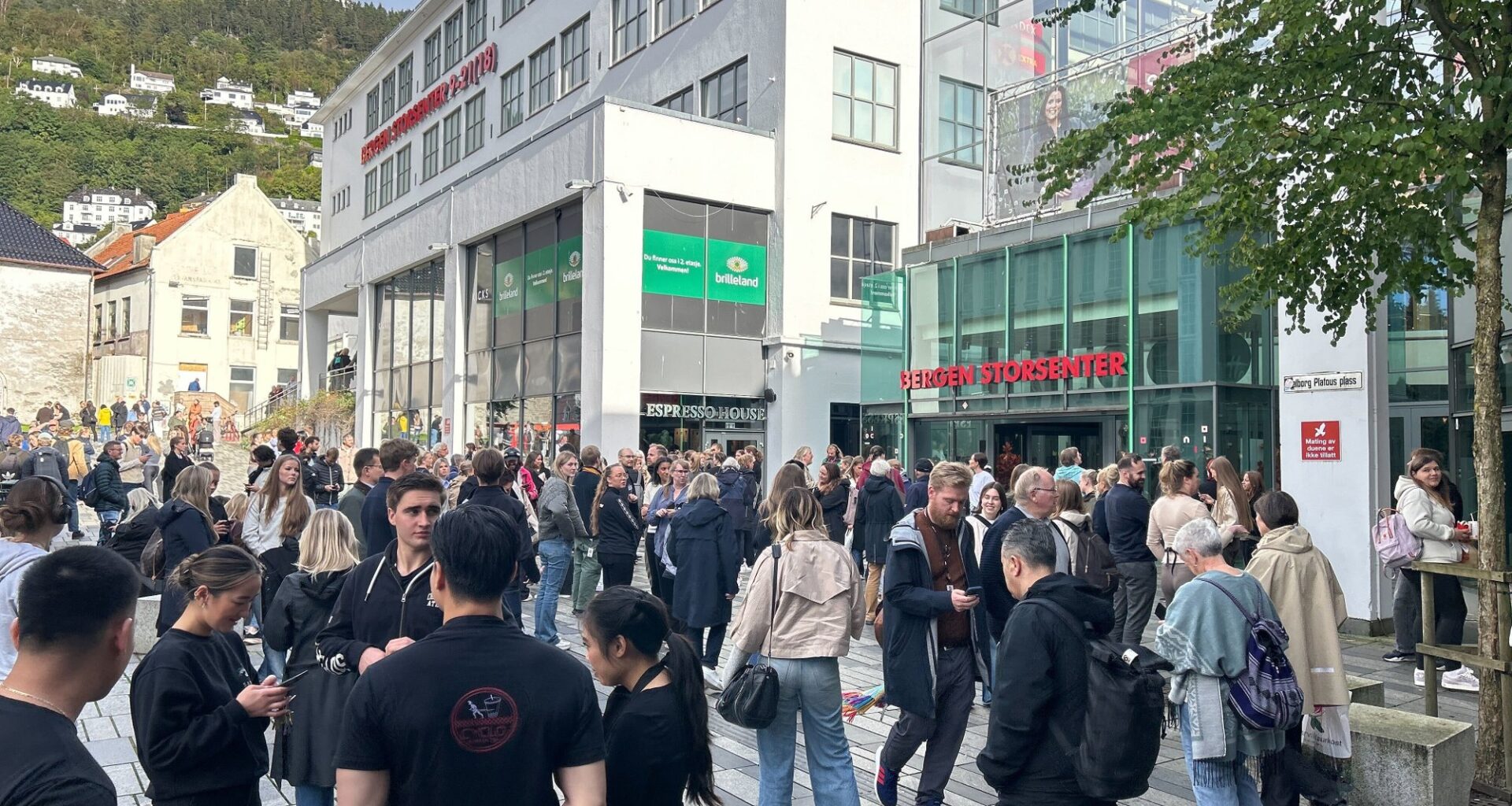 Bergen Storsenter, Brann | Evakuering på Bergen Storsenter: Automatisk brannalarm