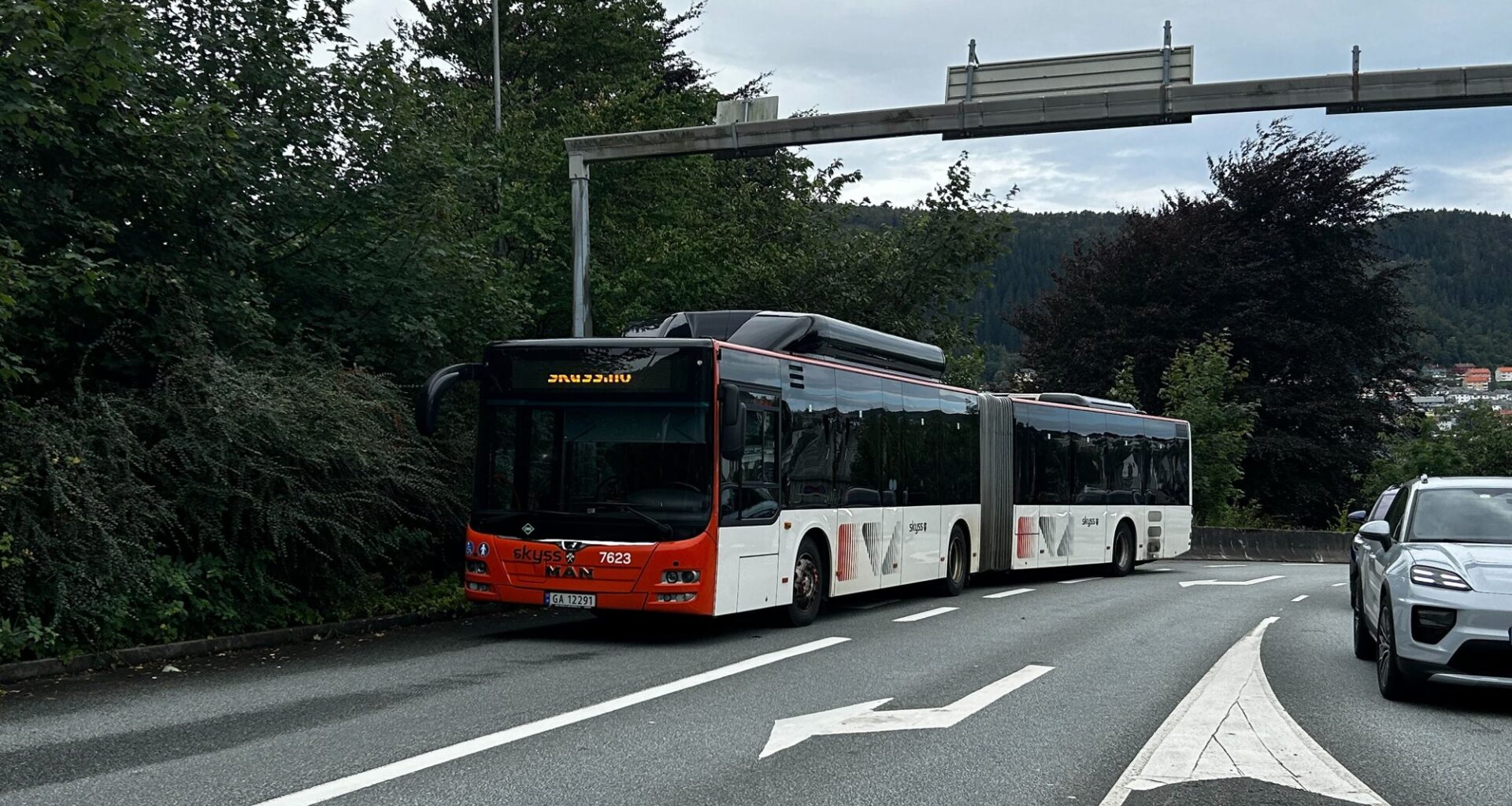 Tide, Trafikk | Leddbuss fikk problemer på Årstad