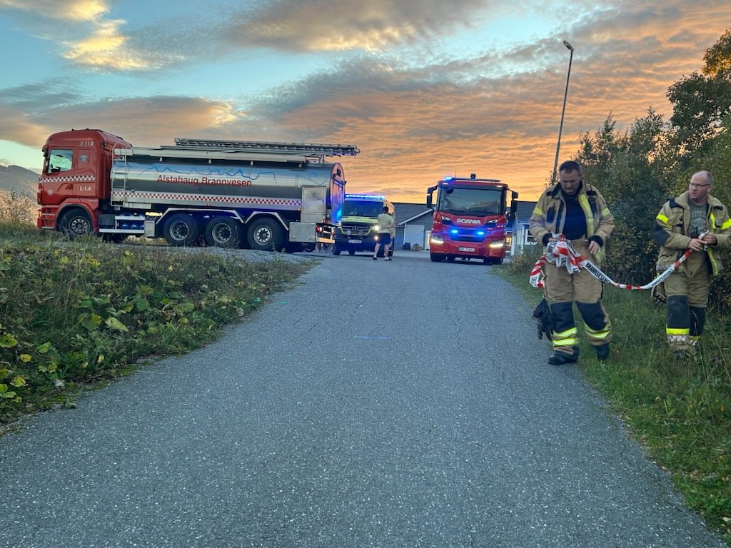 Brann, Leirfjord | Utrykning etter melding om brann i Leirfjord
