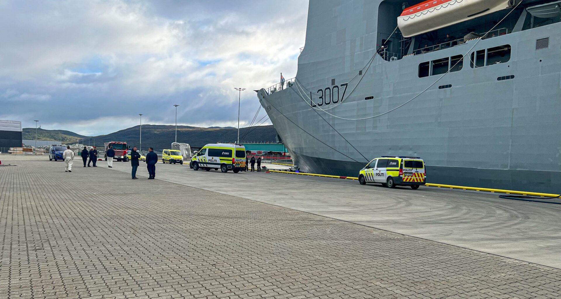 Tromsø, Troms | Redningsaksjon: Person reddet opp av havet ved Breivika