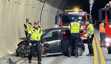 Ulykker og hendelser, Asker | Front mot front-kollisjon på E134: Bilfører kritisk skadet