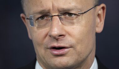 – Zelenskyj holder på å bli gal