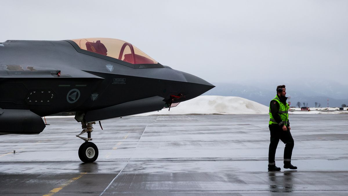 Oppgraderinger på de norske F-35-flyene rammes av amerikansk forsinkelse.