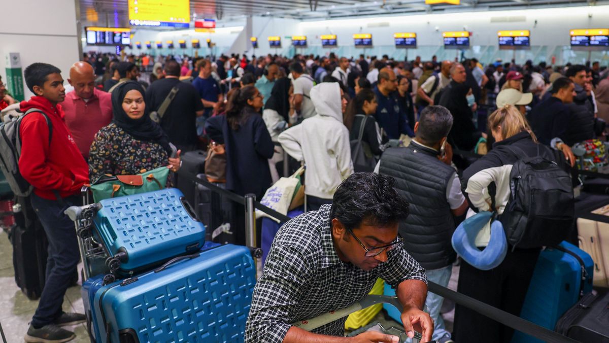 Reisende på Heathrow måtte vente med å sjekke inn etter cyberangrepet, som rammet flere store europeiske flyplasser i forrige uke.