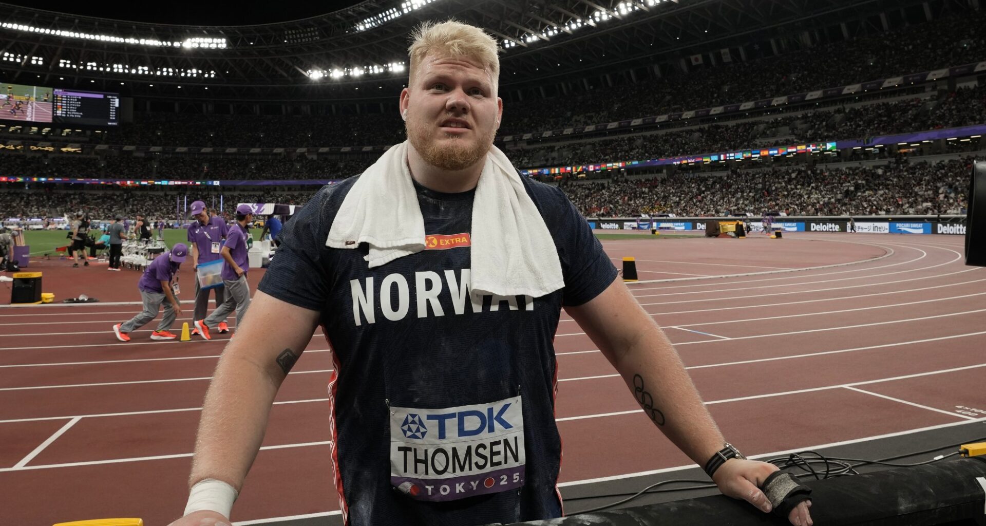 Sport, VM i friidrett | Nervedrama for bestemor på Voss: – Det er heilt forferdeleg!