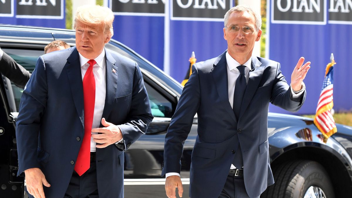 «Kan vi sparke dem ut? Kan Norge heller ha en svensk modell hvis de ikke betaler», spurte Trump ifølge Stoltenberg på Nato-toppmøtet i juli 2018