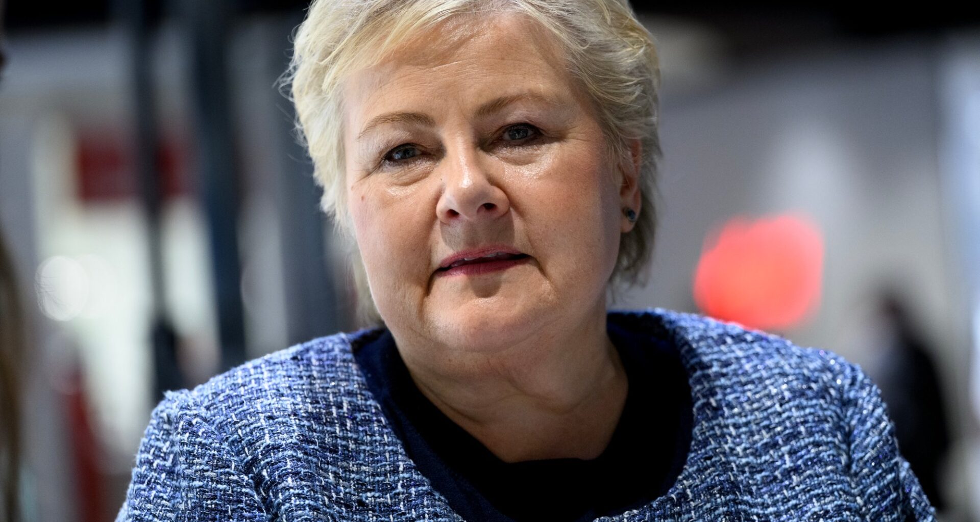 Erna Solberg, Politikk | Erna Solberg varsler sin avgang som Høyre-leder