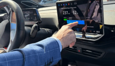 Bileiere kan nå lade hele veien til banken ved å stille bilbatteriet til disposisjon i perioder.