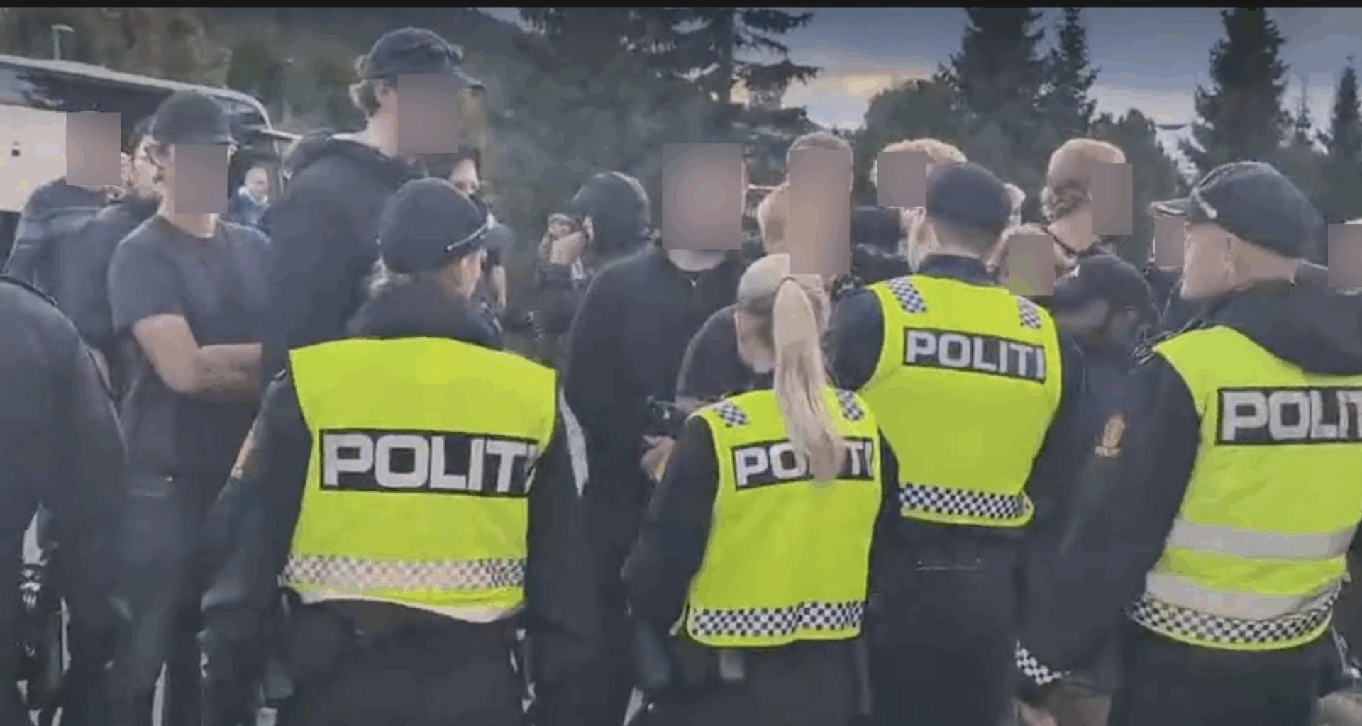 Sarpsborg 08, Fotball | Banner-tyveri utløste harme – politiet måtte gripe inn: – Voldsom aggresjon