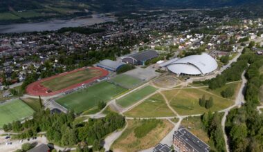 Kriminalitet og rettsvesen, Lillehammer | Kvinne i 40-årene gjorde hærverk på flere biler utenfor festivalområde