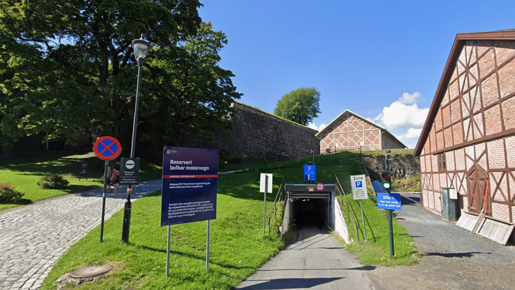 Droner, Akershus festning | Ektepar pågrepet etter droneflygning ved Akershus festning