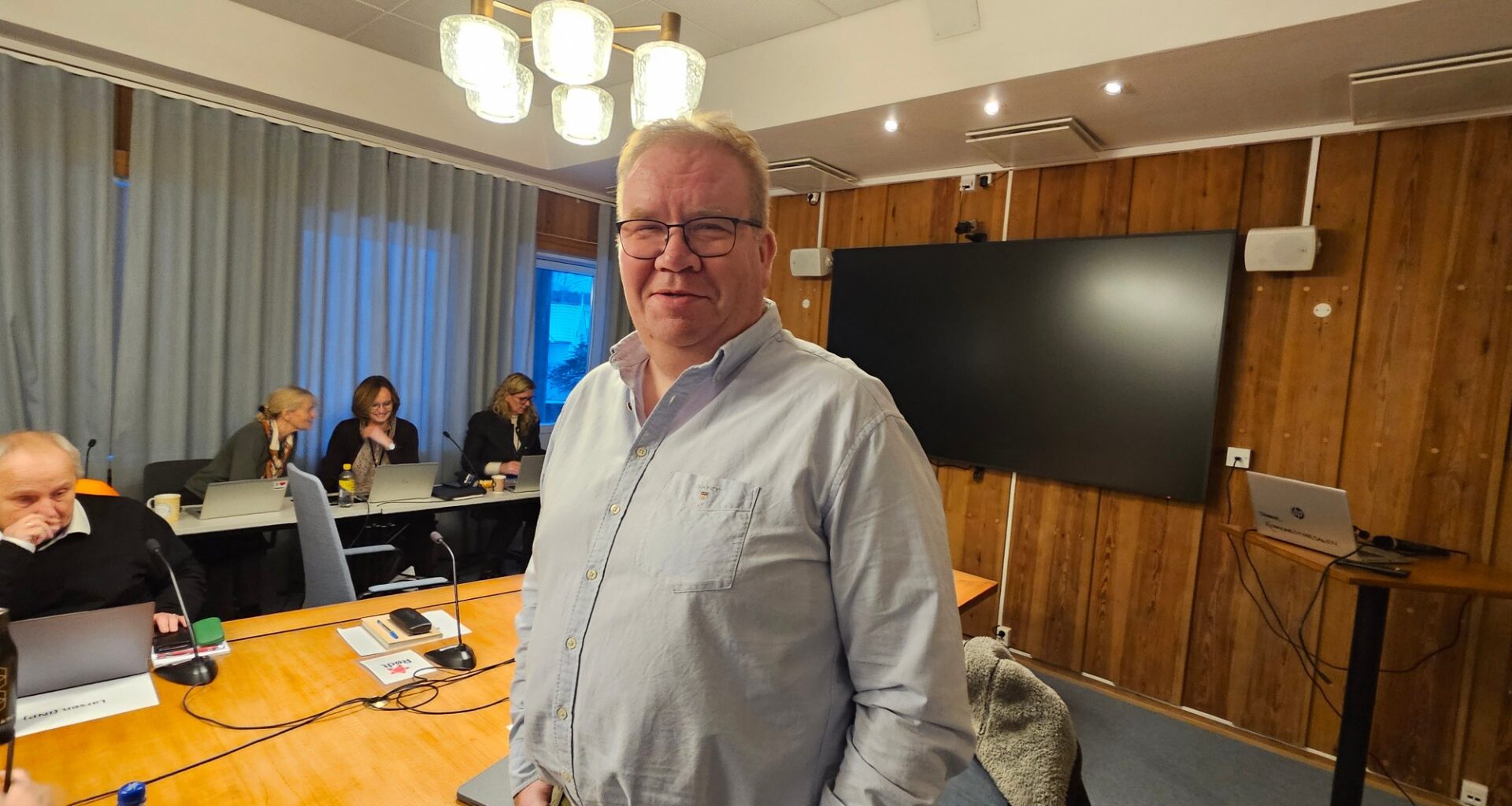 Valg 2025, Meningsmåling | Vegard kan smile hele veien til valgurnen: Frp fosser fram