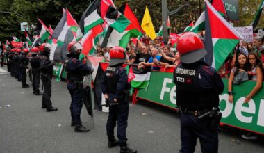 Sykkel: Demonstranter forstyrret Vuelta-etappe på kritisk punkt: – Fullstendig krise
