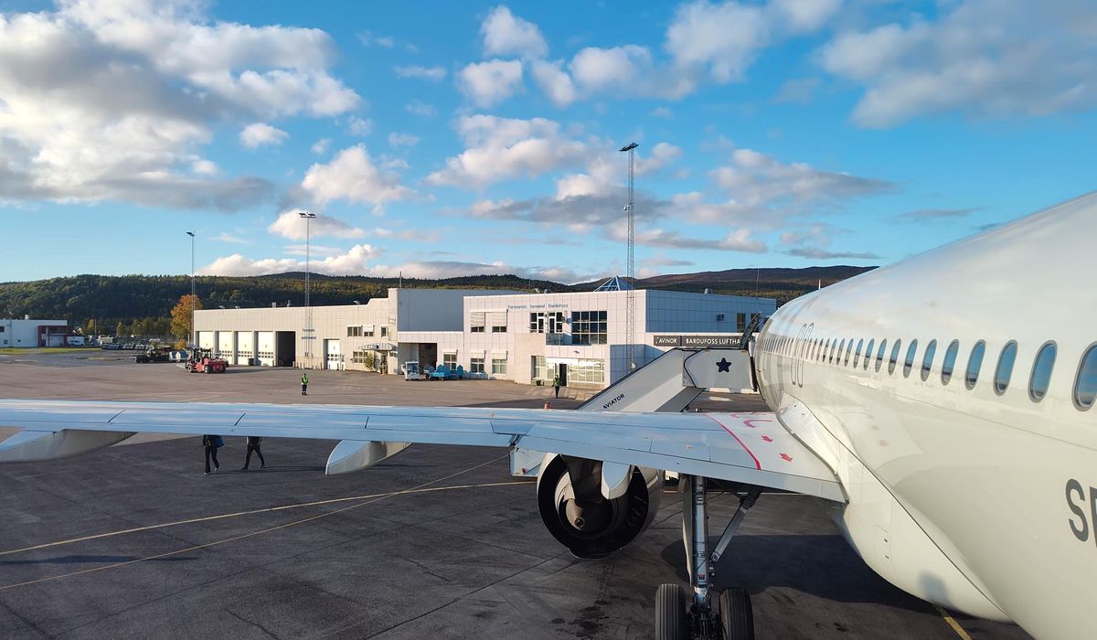 To mulige droner sett på Bardufoss lufthavn på to dager — måtte stenge luftrommet og returnere fly - folkebladet.no