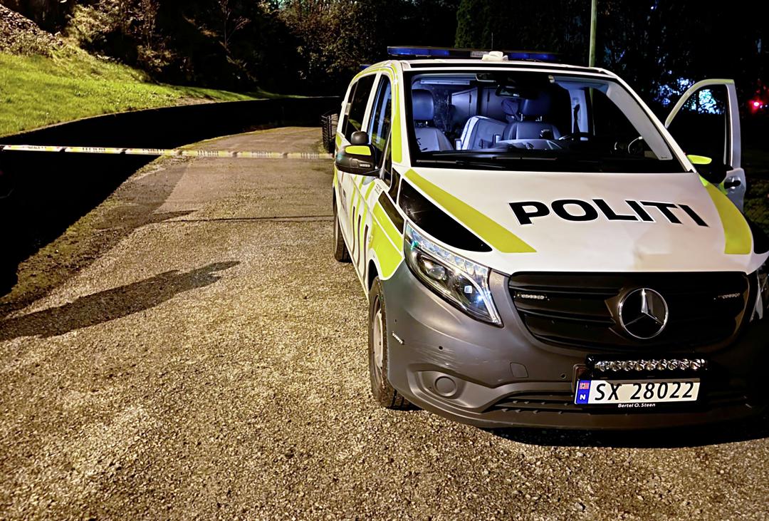 Mann skutt av politiet i Øygarden: Øksen er funnet