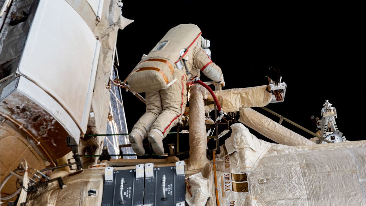 Denne 70 kilo tunge delen fra en amerikansk Delta-2 rakett traff bakken i Saudi Arabia i 2001. Foto:  Space Research Institute, King Abdulaziz City for Science and Technology i Saudi-Arabia