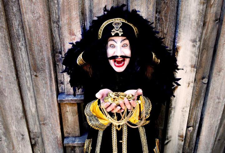 Tix som Kaptein Sabeltann: Palmesus beklager