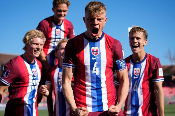 Norway's Rasmus Holten (4) celebrates scoring his side's opening goal against Nigeria, from the penalty spot, during a FIFA U-20 World Cup Group F soccer match at Fiscal Stadium in Talca, Chile, Monday, Sept. 29, 2025. (AP Photo/Matias Delacroix)