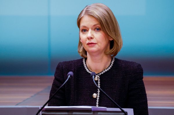 Oslo 20241219. 
Sentralbanksjef Ida Wolden Bache innleder komiteens rentebeslutning og Pengepolitisk rapport 4/24 under en pressekonferanse i Norges Bank.
Foto: Ørn E. Borgen / NTB