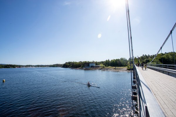 Temperaturen i vannet er foreløpig ikke helt på sommernivå, men det kan likevel være fint å ta en tur på Kalvøya de nærmeste dagene.