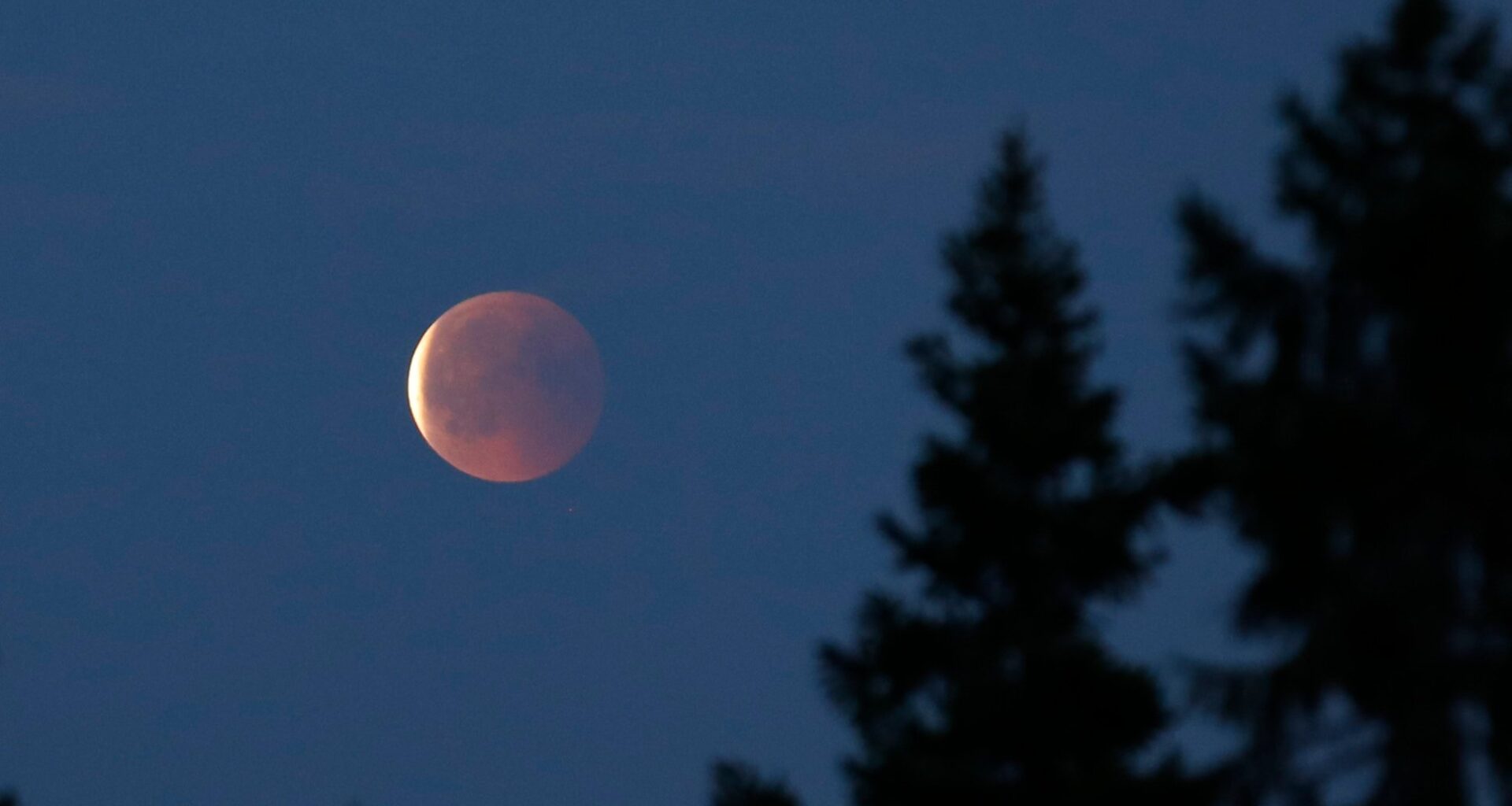 Blodmåne, Måneformørking | Spektakulær blodmåne søndag – synleg i heile Noreg