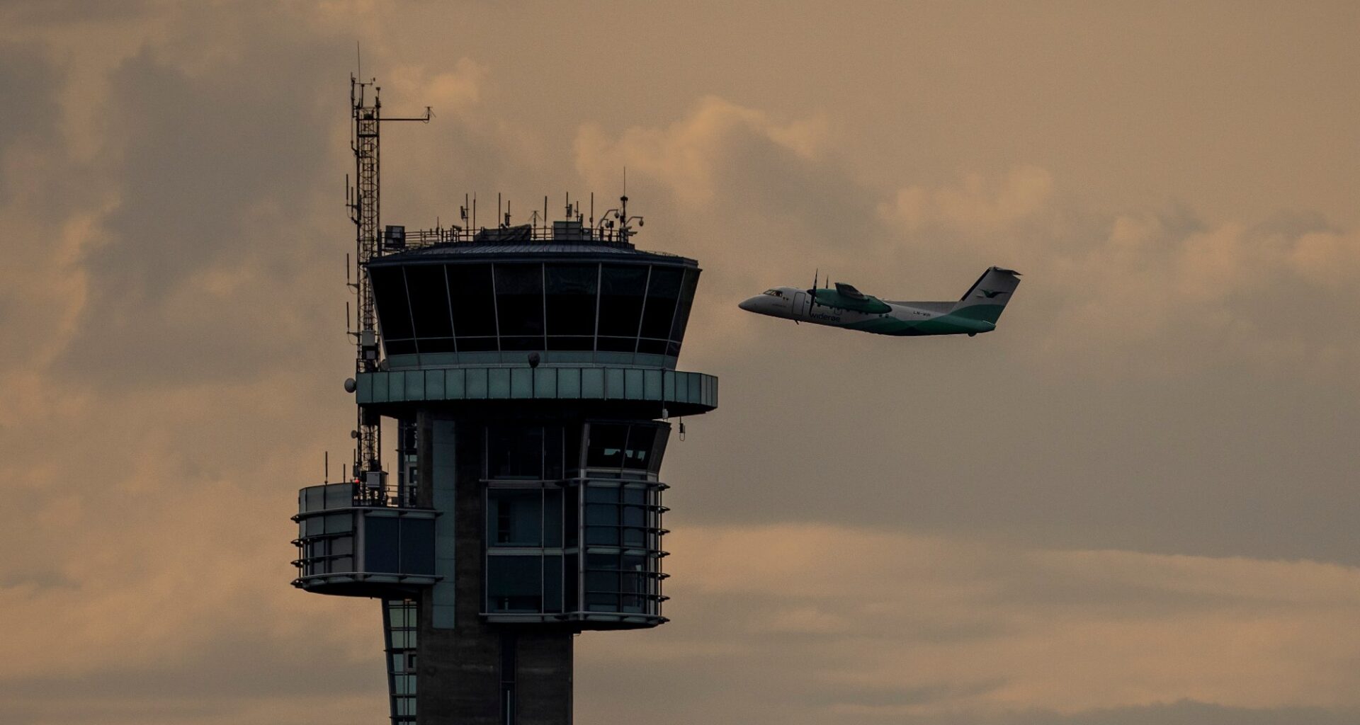 Oslo lufthavn Gardermoen, OSL | Oslo lufthavn stengt etter ny droneobservasjon
