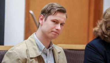 Manshaus i retten: Erkjenner ikke straffskyld