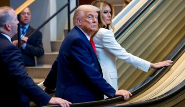 En rulletrapp i FN-bygningen i New York stoppet plutselig da Donald Trump og kona Melania skulle bruke den.