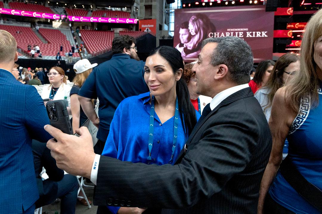 Derfor ber hun Donald Trump bli USAs diktator