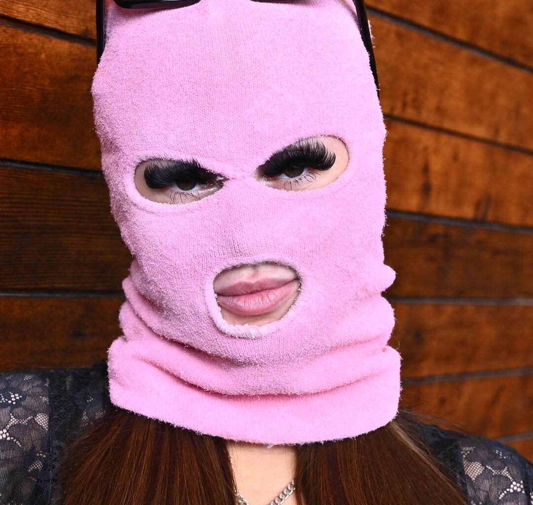 Fröken Snusk i tårer uten maske