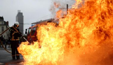 Gatekamper i flere franske byer – nær 300 pågrepet