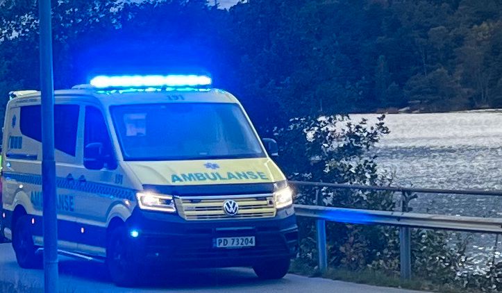 (+) Én person skadet i sparke­syk­kel­ulykke: – Mistanke om rus - fvn.no