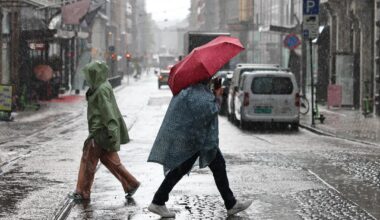 Regn på øst- og sørlandet: Været snur snart