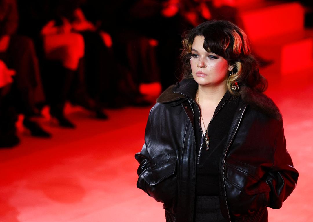 Lola Young tar pause: – Smerter meg