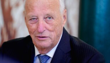 Kong Harald besøker WWF under 55-årsjubileet