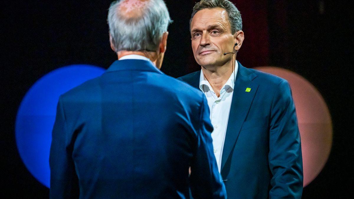 Rødt-leder Marie Sneve Martinussen og MDG-leder Arild Hermstad før NRKs partilederdebatt. Nå er det disse to som berger rødgrønt flertall.