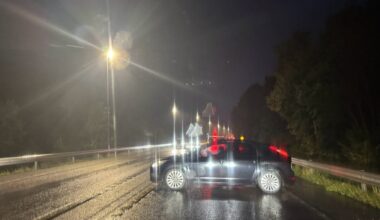 Trafikk, E18 | Trafikkuhell: E 18 stengt i begge retninger