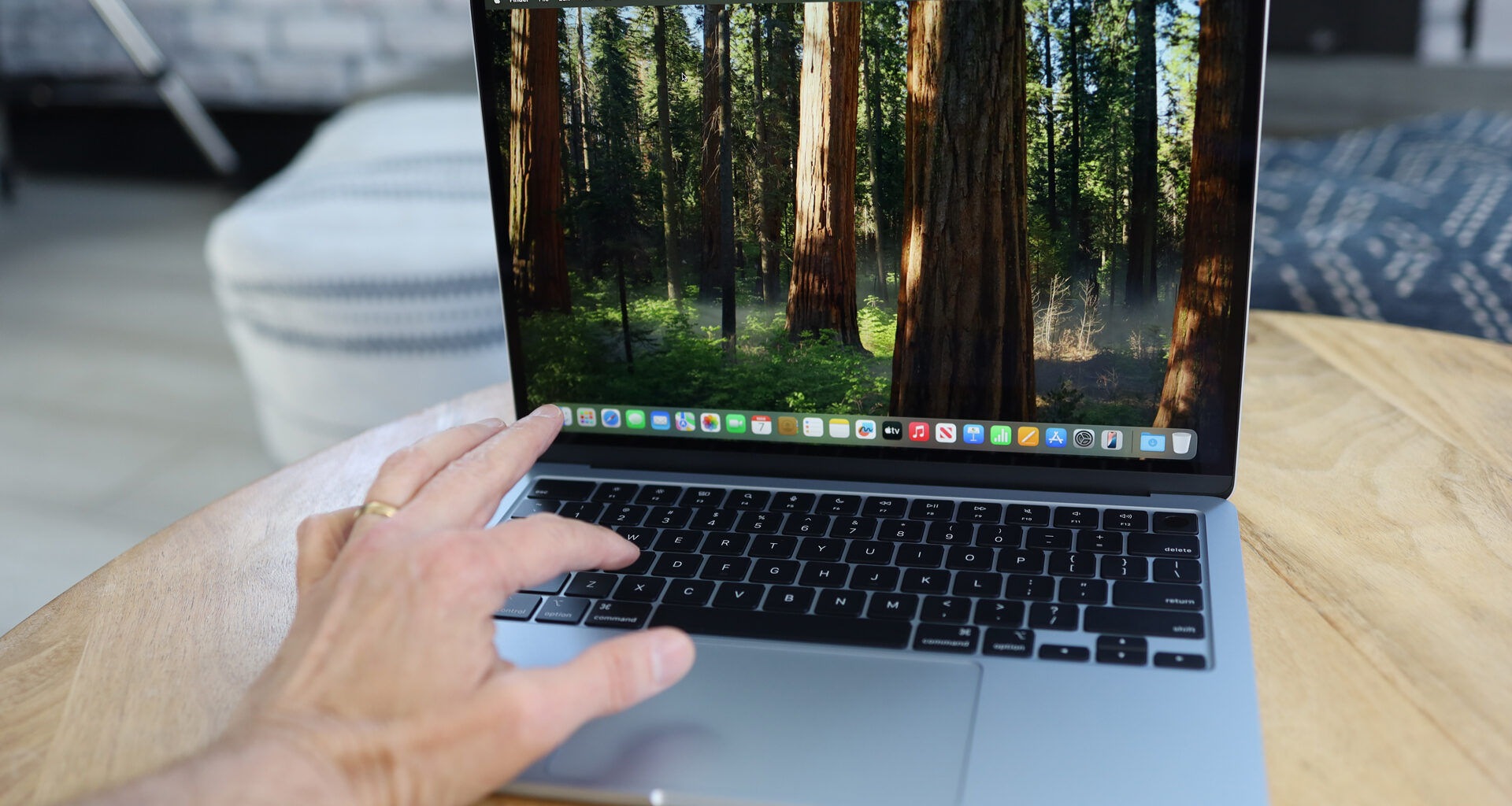 Apple MacBook Air 13-inch (M4) REVIEW