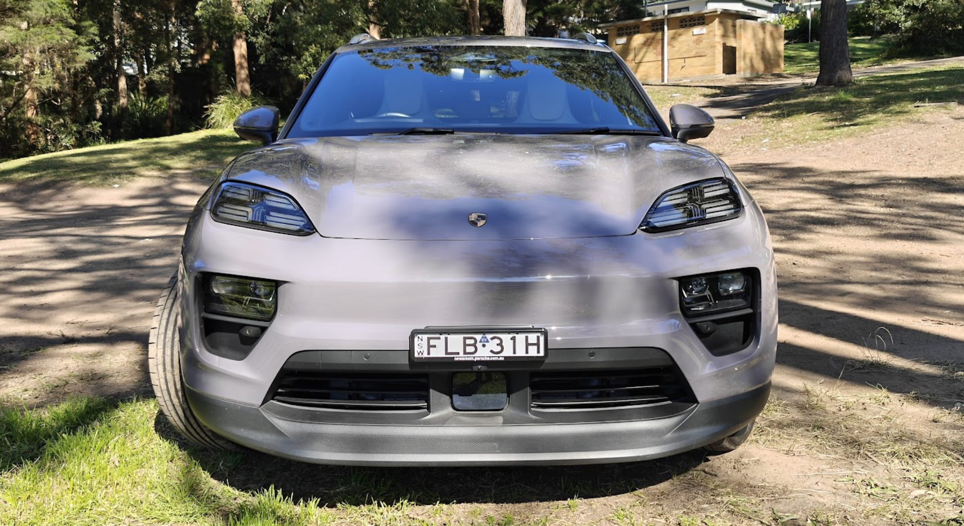 Porsche Macan sett forfra.
