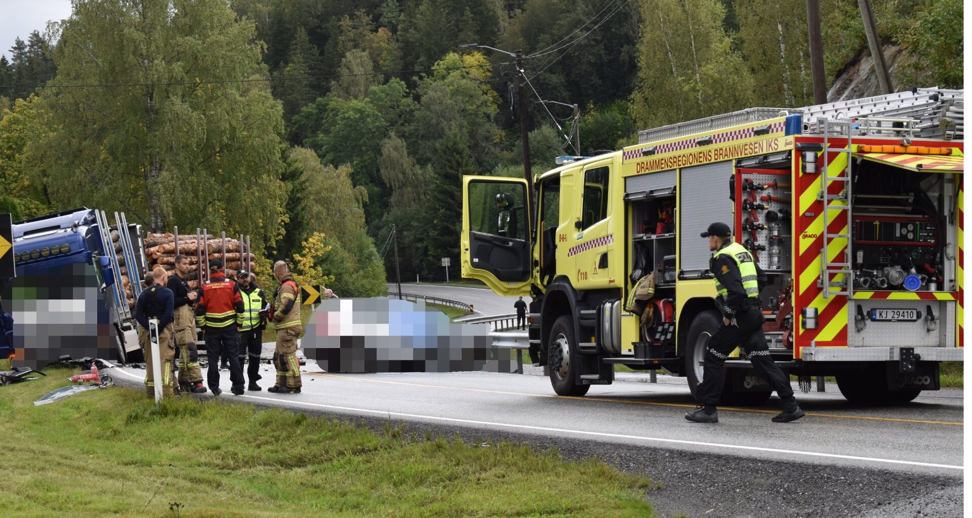 Eiker, Ulykke | Kvinne i 40-årene omkom i frontkollisjon