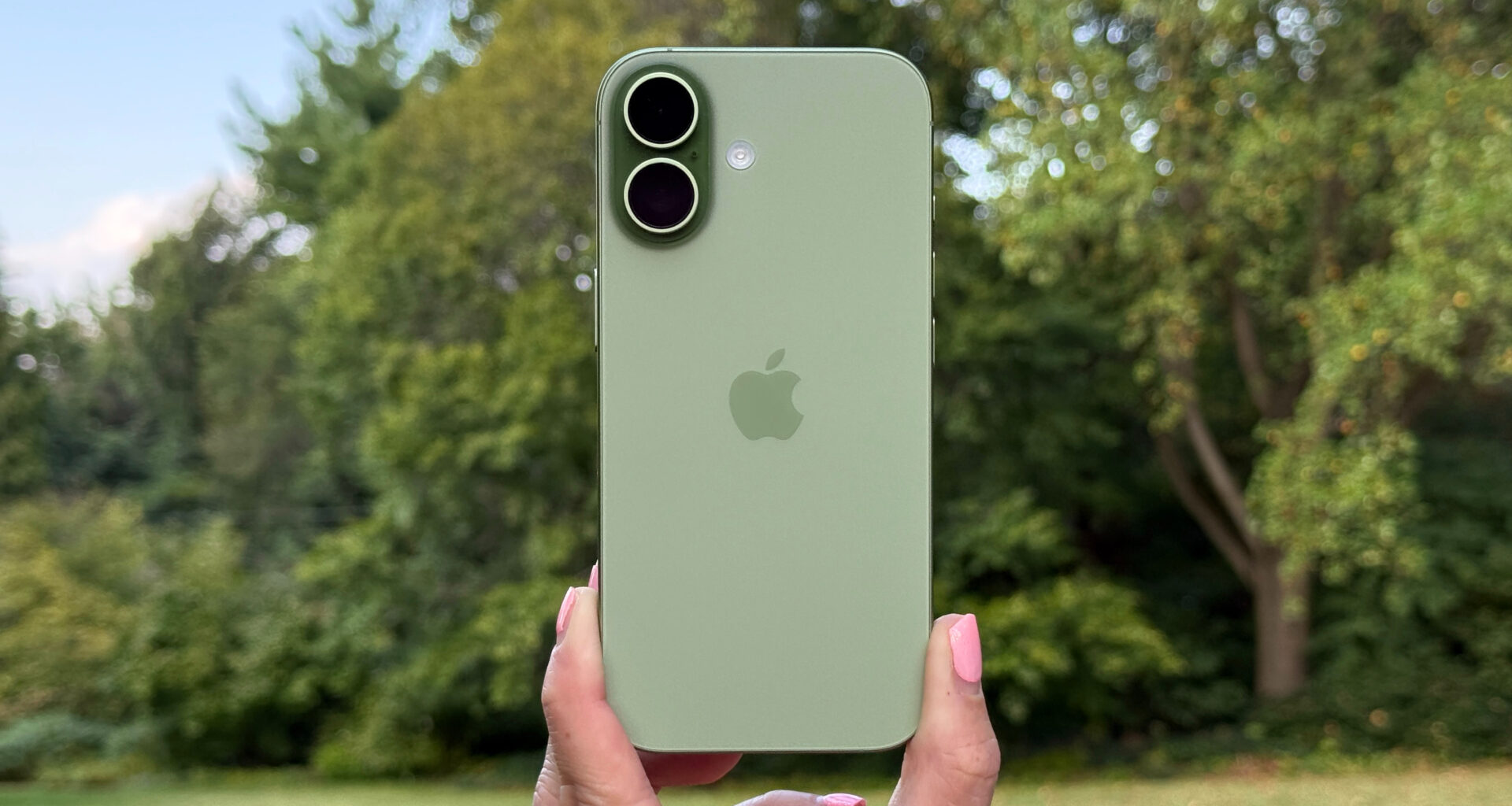 iPhone 17 i fargen Sage Green