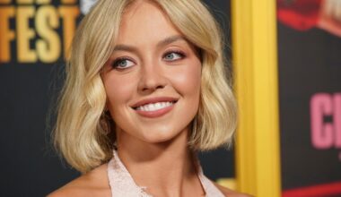 Sydney Sweeney overrasker med ny platinablond bob