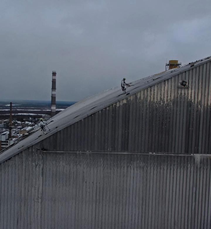 Strømbrudd ved atomkraftverk i Ukraina etter russisk angrep