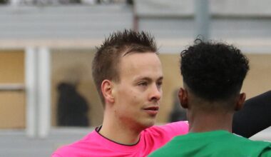 (+) Dette sier dommeren om den kontroversielle avgjørelsen: – Uansett rødt kort - folkebladet.no