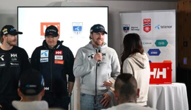 Aleksander Aamodt Kilde tilskuer under verdenscupåpningen i Sölden