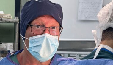 – Folk er helt desperate etter å slippe bombingen og skytingen - fvn.no